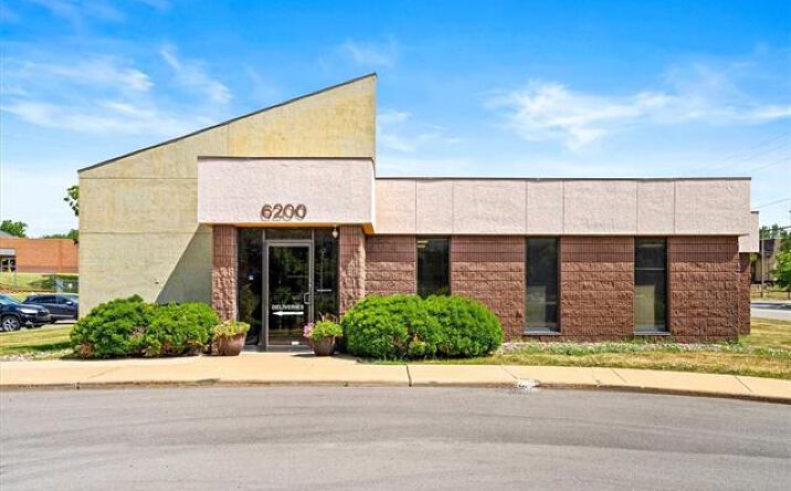 image of property at 6200 MASTIN ST Merriam KS 66203-3254