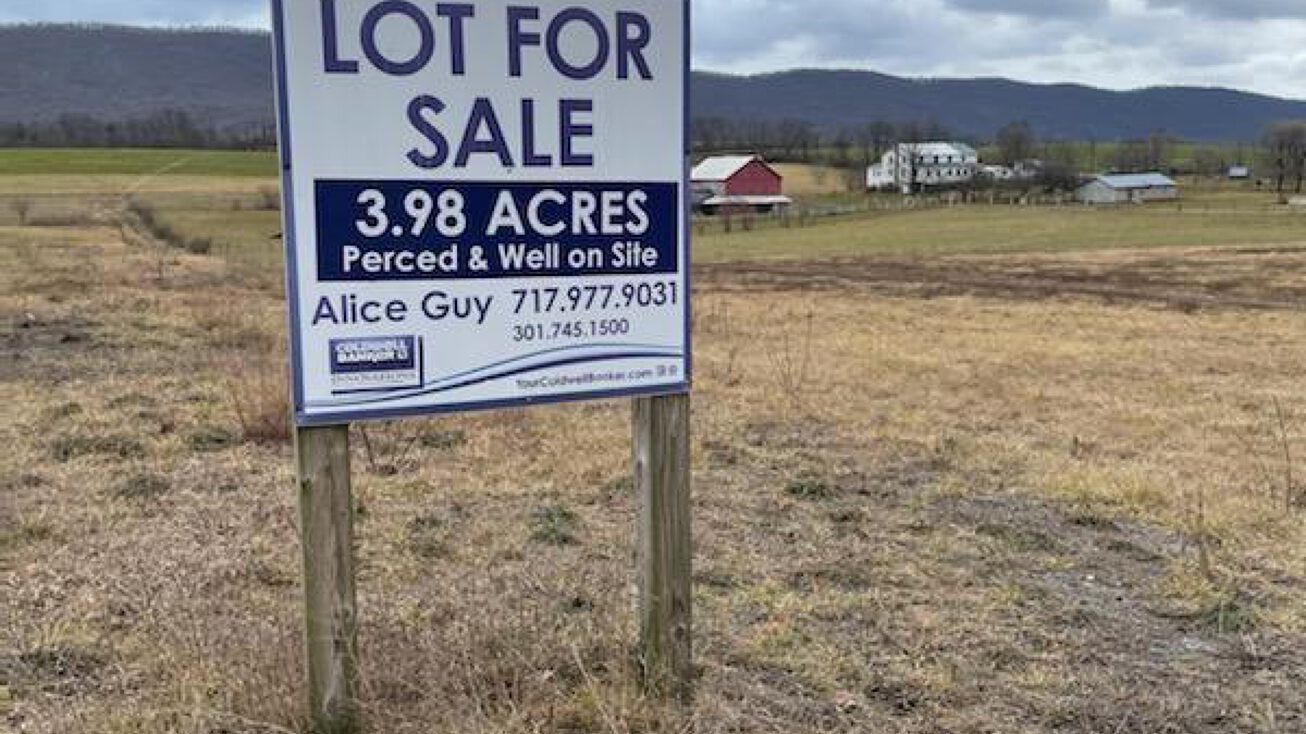 Path Valley Rd, Fort Loudon, PA 17224