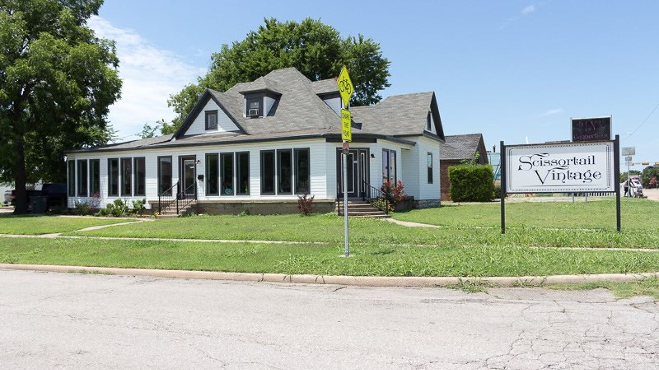 1002 SW D Ave, Lawton, OK 73501 Office Property for Sale 1002 SW D