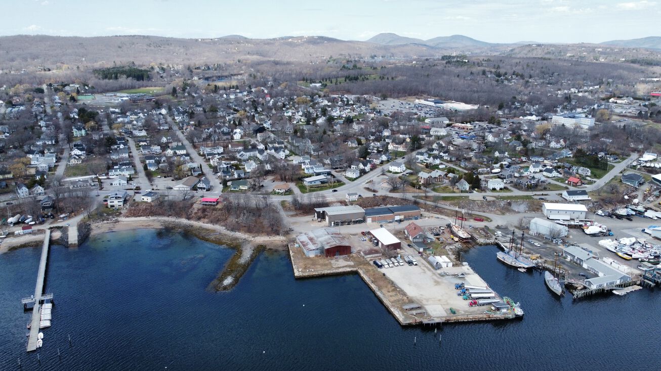 725 Main St, Rockland, ME 04841