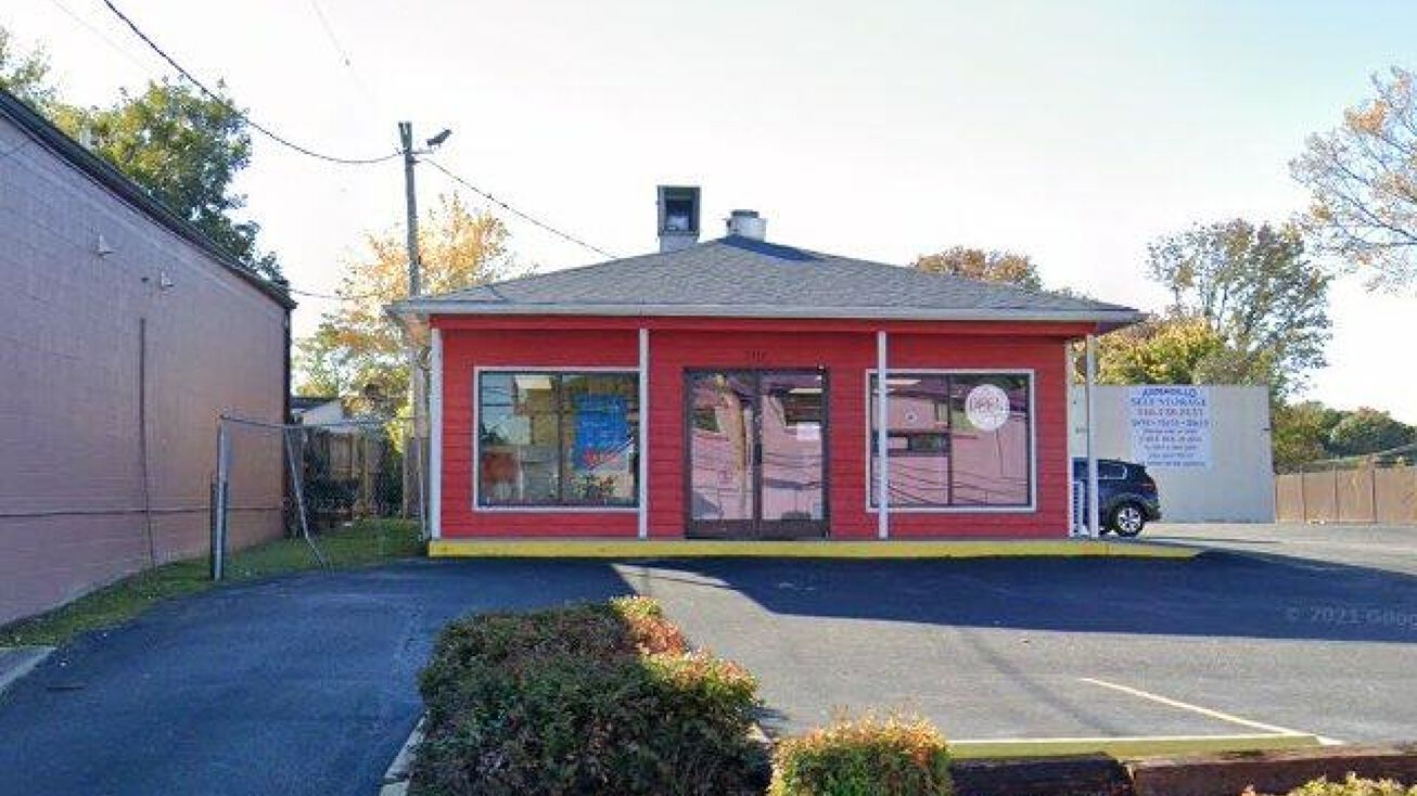 2310 S Main St, High Point, NC 27263