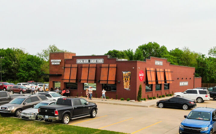 Pictures of Retail property located at 415 W Shawnee St, Muskogee, OK 74401 for comps - image #1