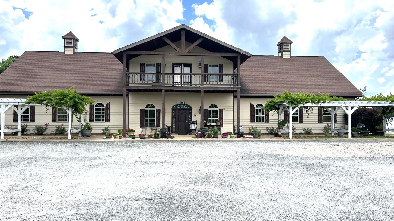 230 Lee Rd, Auburn, AL 36830