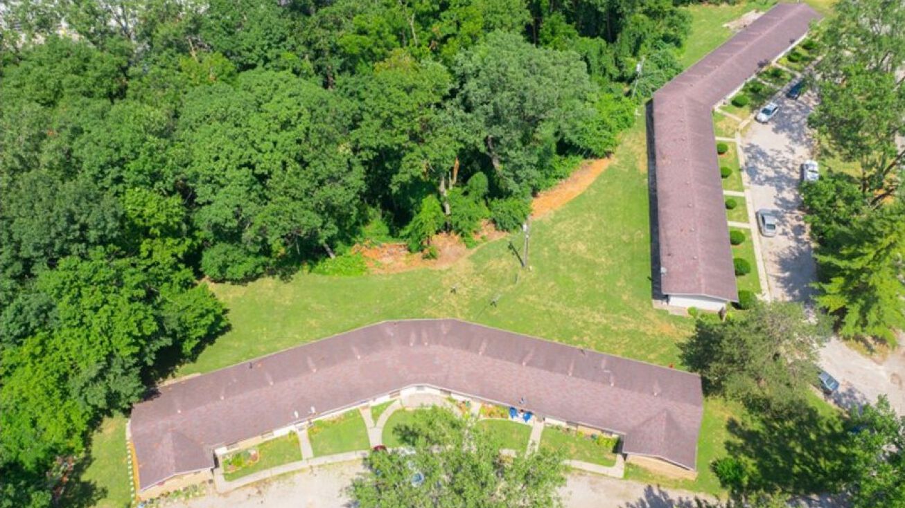 38223940 Sleepy Hollow Ln, Fort Wayne, IN 46804