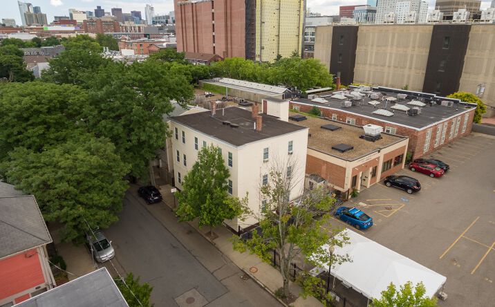 Pictures of Multifamily property located at 222 Charles St, Cambridge, MA 02141 for comps - image #1