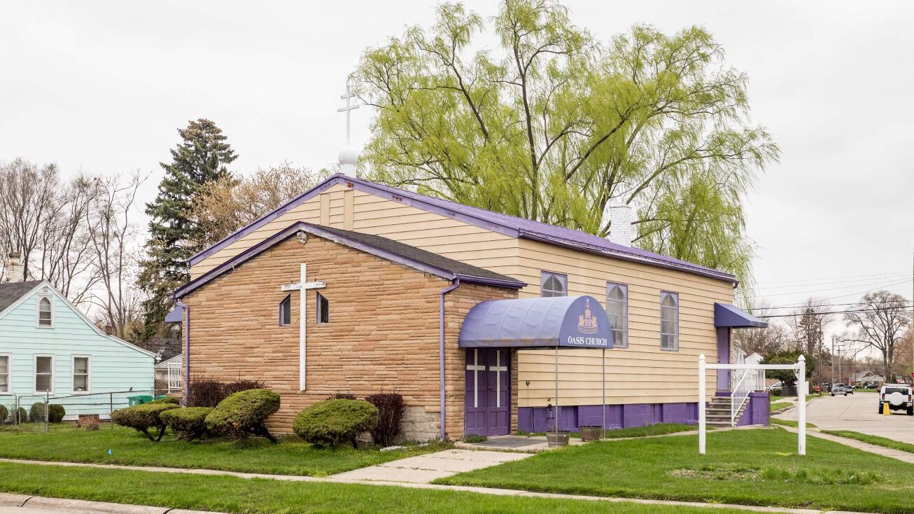 14873 Collinson Ave, Eastpointe, MI 48021