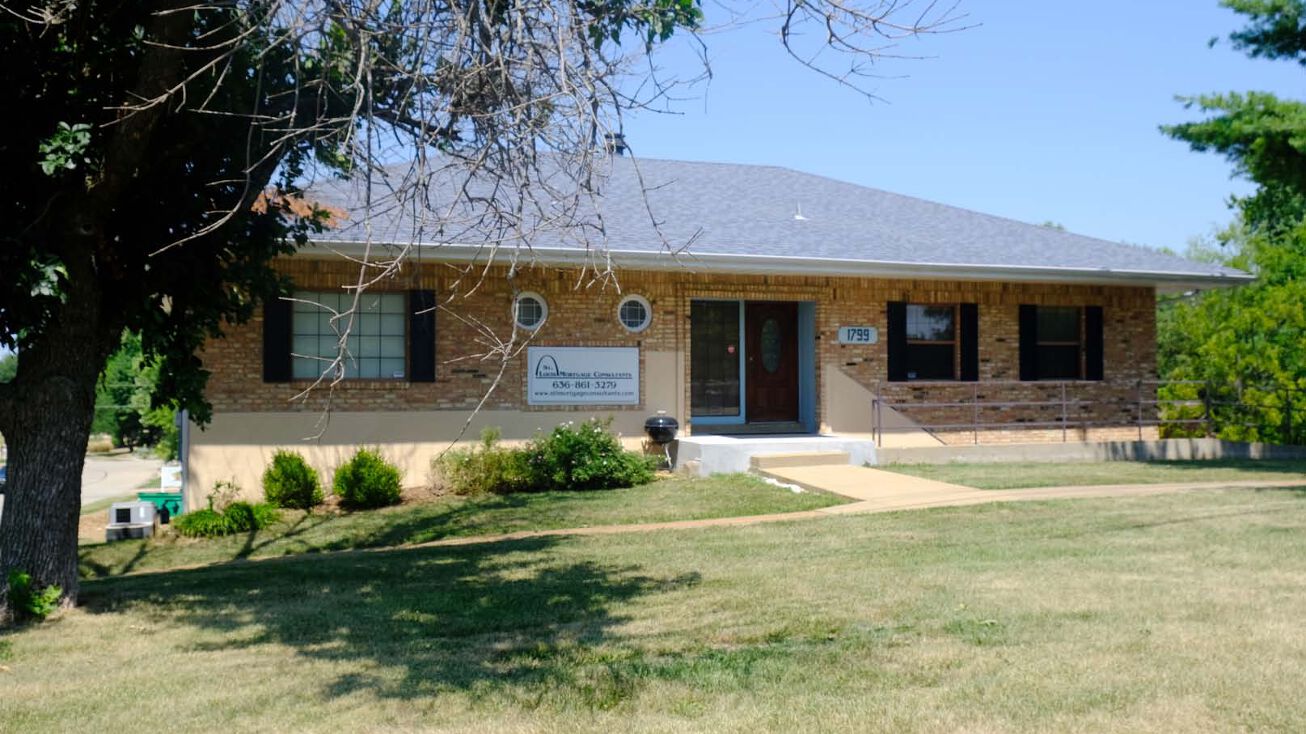 1799 Smizer Station Rd, Fenton, MO 63026