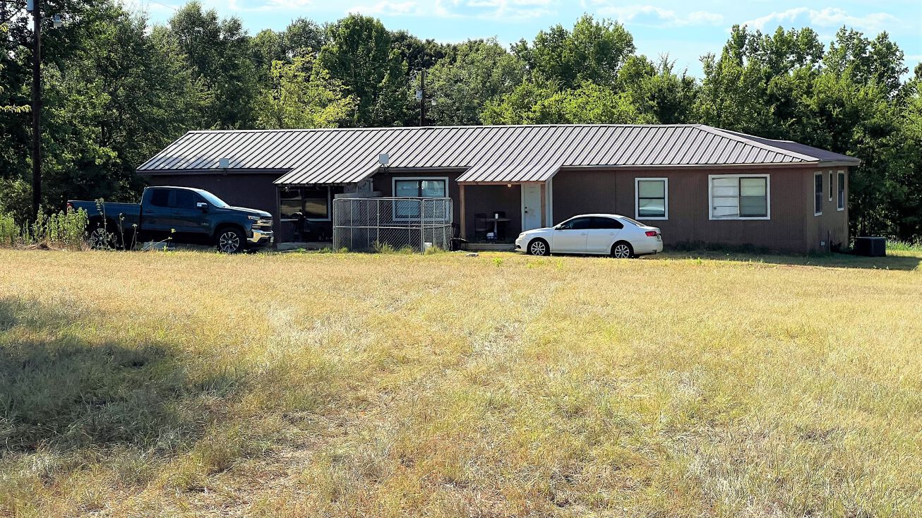 22398 County Rd 445, Lindale, TX 75771