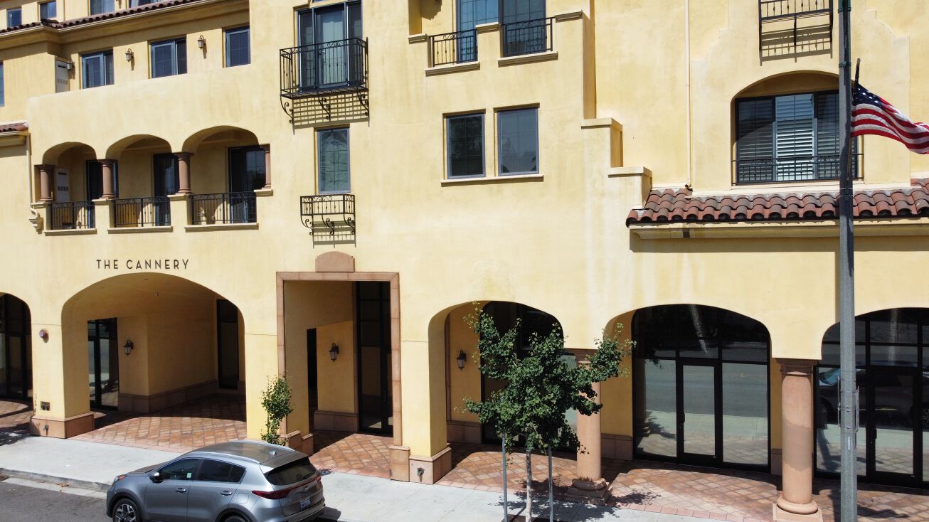 125 N Ventura Ave, Ventura, CA 93001