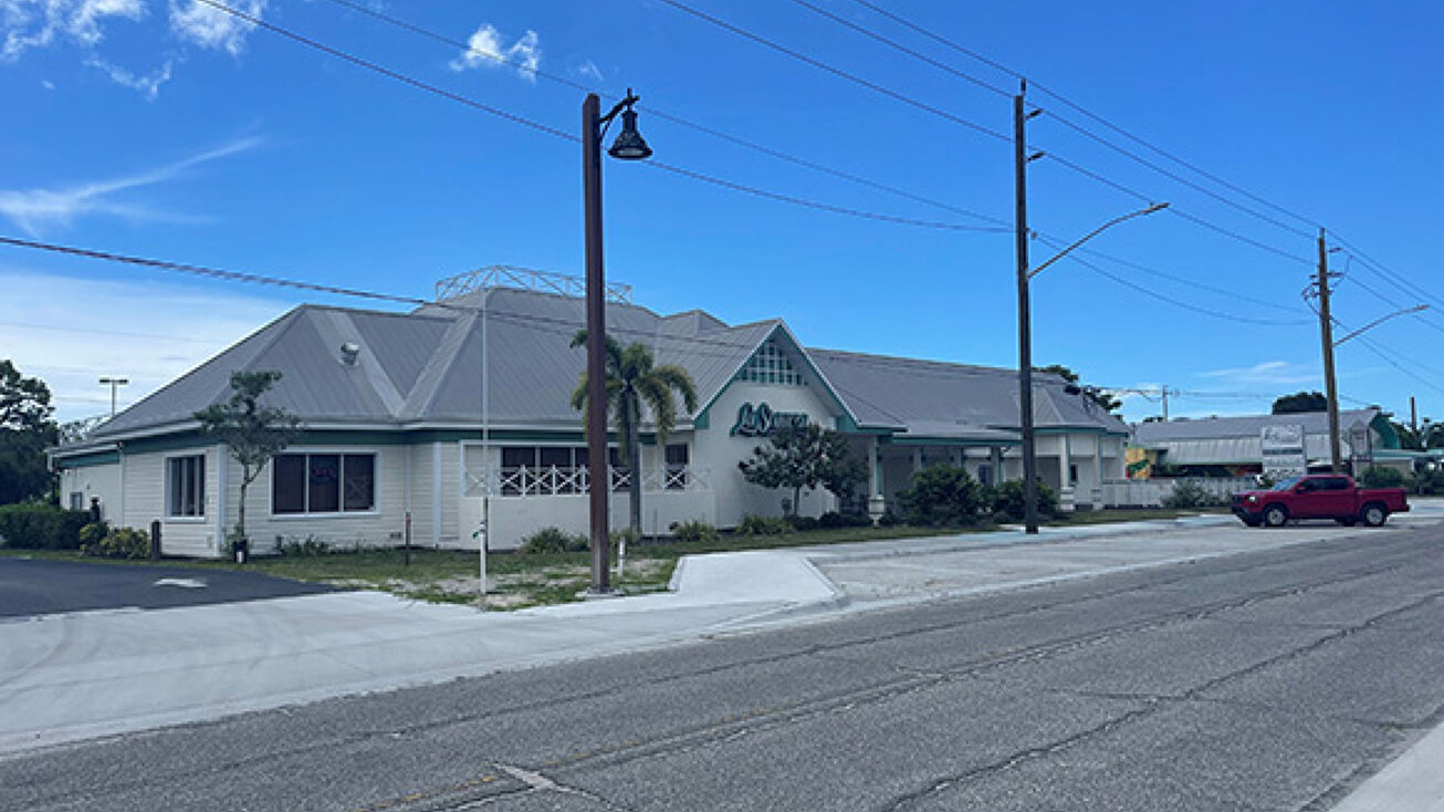 285 W Dearborn St., Englewood, FL 34223
