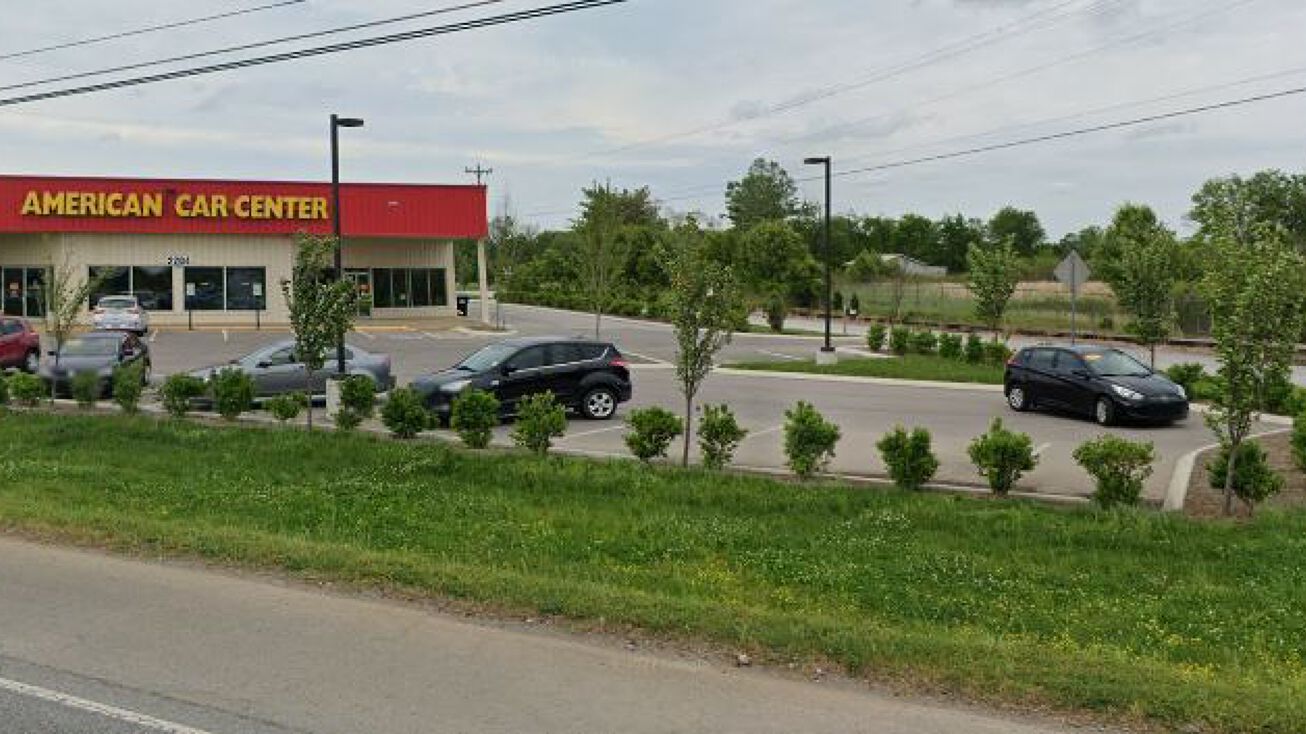 2204 NW Broad St, Murfreesboro, TN 37129