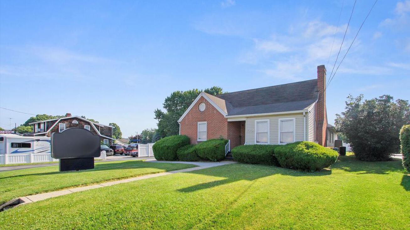 1304 Baltimore St, Hanover, PA 17331 Office Property for Sale 1304