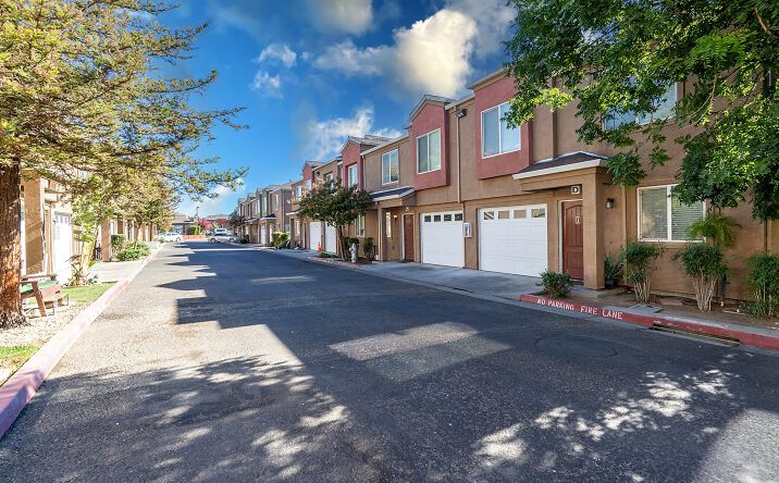 Pictures of Multifamily property located at 502 N Mercey Springs Rd, Los Banos, CA 93635 for comps - image #1
