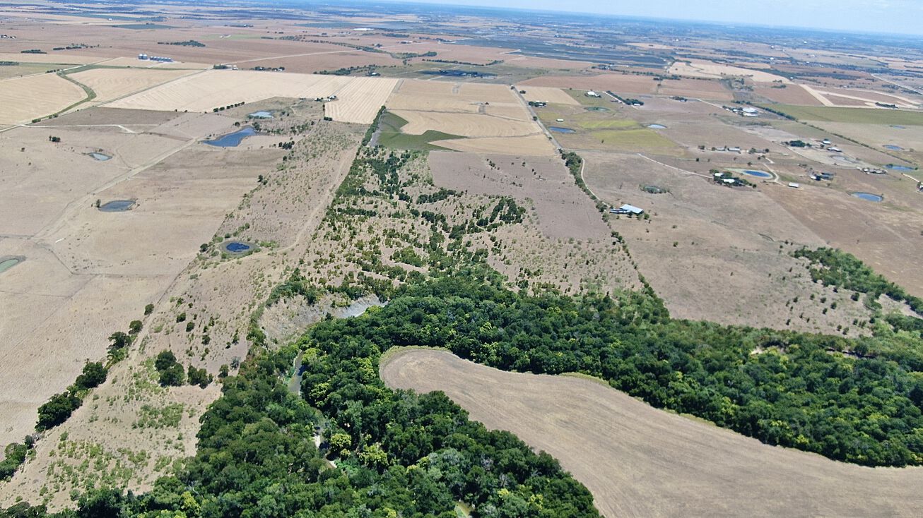 19711 Janak Rd, Coupland, TX 78615