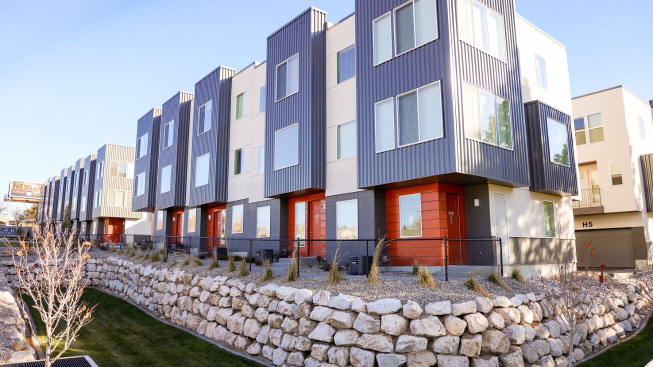 2800 N Hill Field Rd, Layton, UT 84041