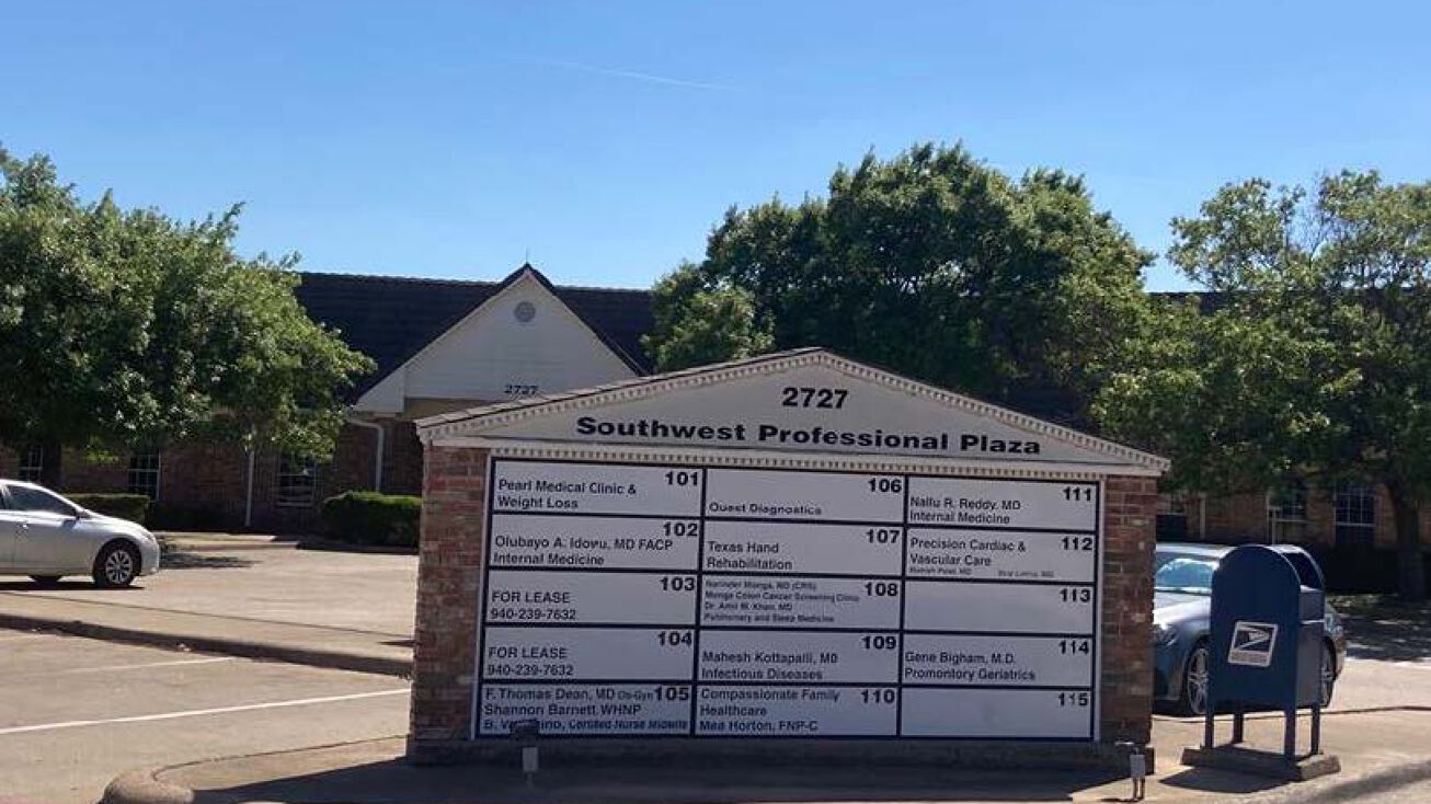 2727 Bolton Boone Dr, DeSoto, TX 75115