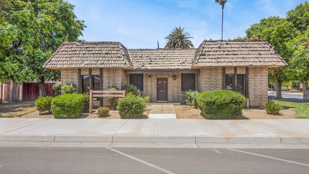 287 E Hermosa St, Lindsay, CA 93247