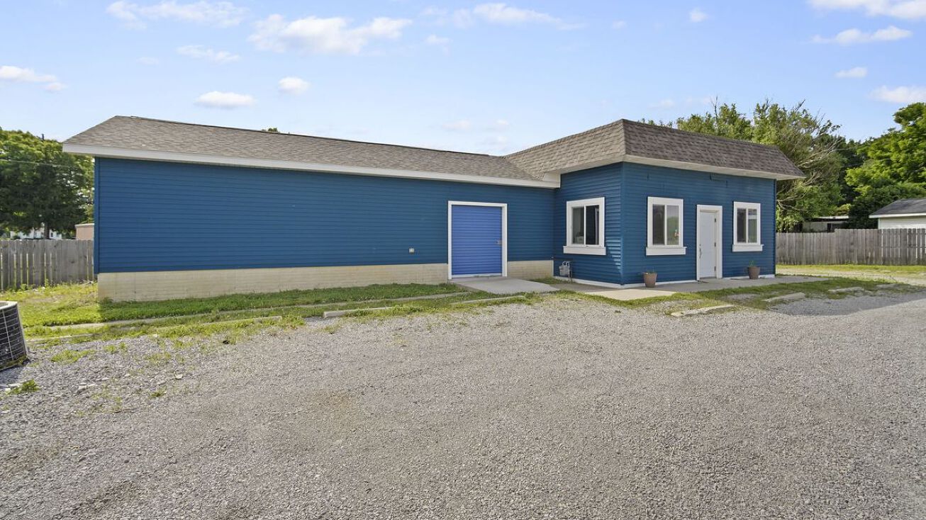 3203 N Adrian Hwy, Adrian, MI 49221