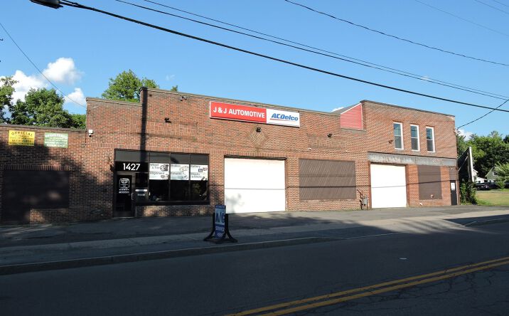 Pictures of Retail, Industrial property located at 1417 Valley Dr, Syracuse, NY 13207 for sales - image #1