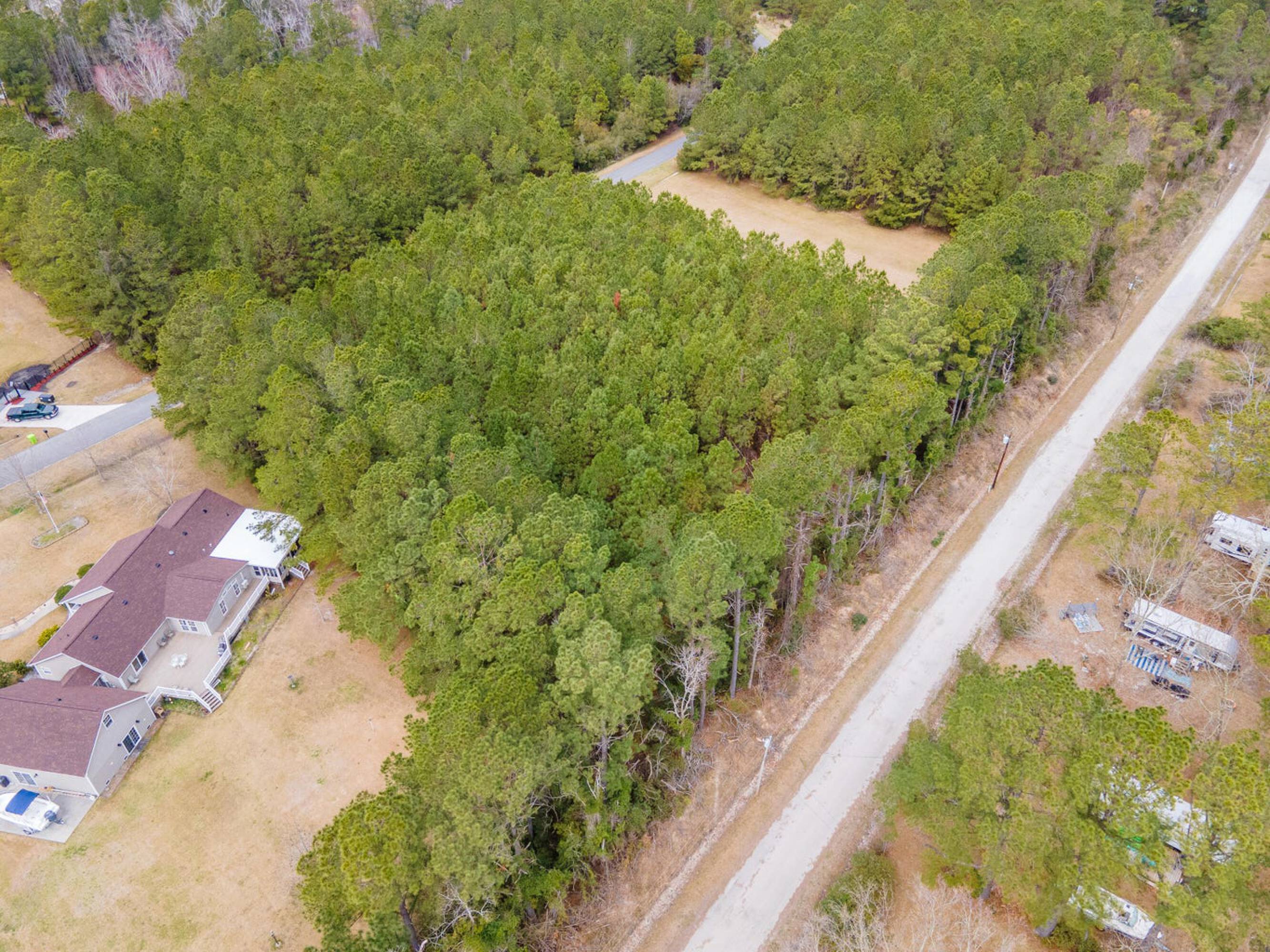 9219 Hart Dr, Oriental, NC 28571