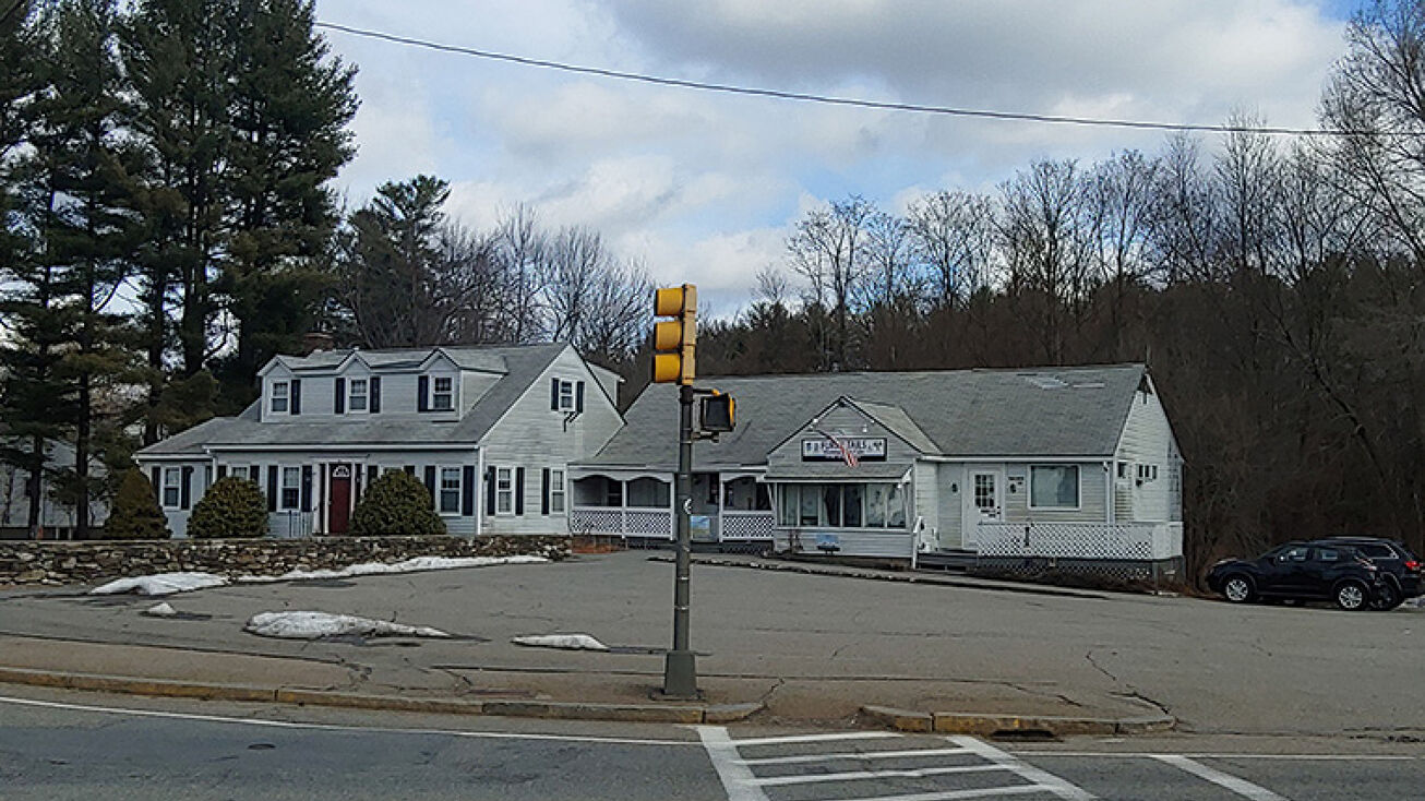 160 Shrewsbury St, Holden, MA 01520