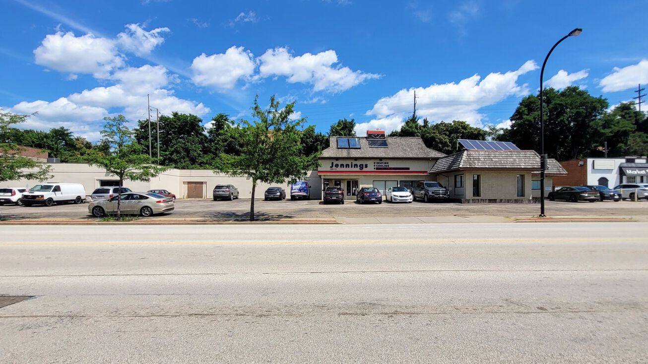 1671 E Market St, Akron, OH 44305