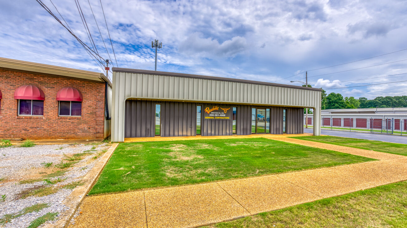 2821 Avalon Ave, Muscle Shoals, AL 35661
