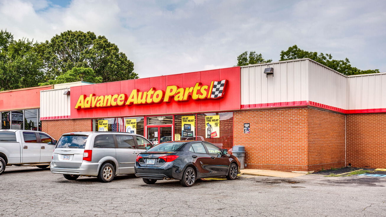 664 S Scales St, Reidsville, NC 27320