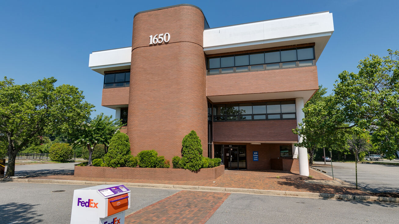 1650 Willow Lawn Dr, Richmond, VA 23230