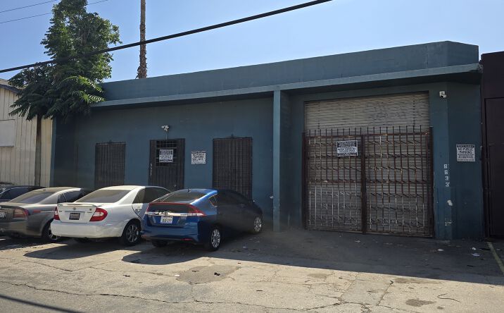 Pictures of Industrial property located at 6633 McKinley Ave, Los Angeles, CA 90001 for sales - image #1