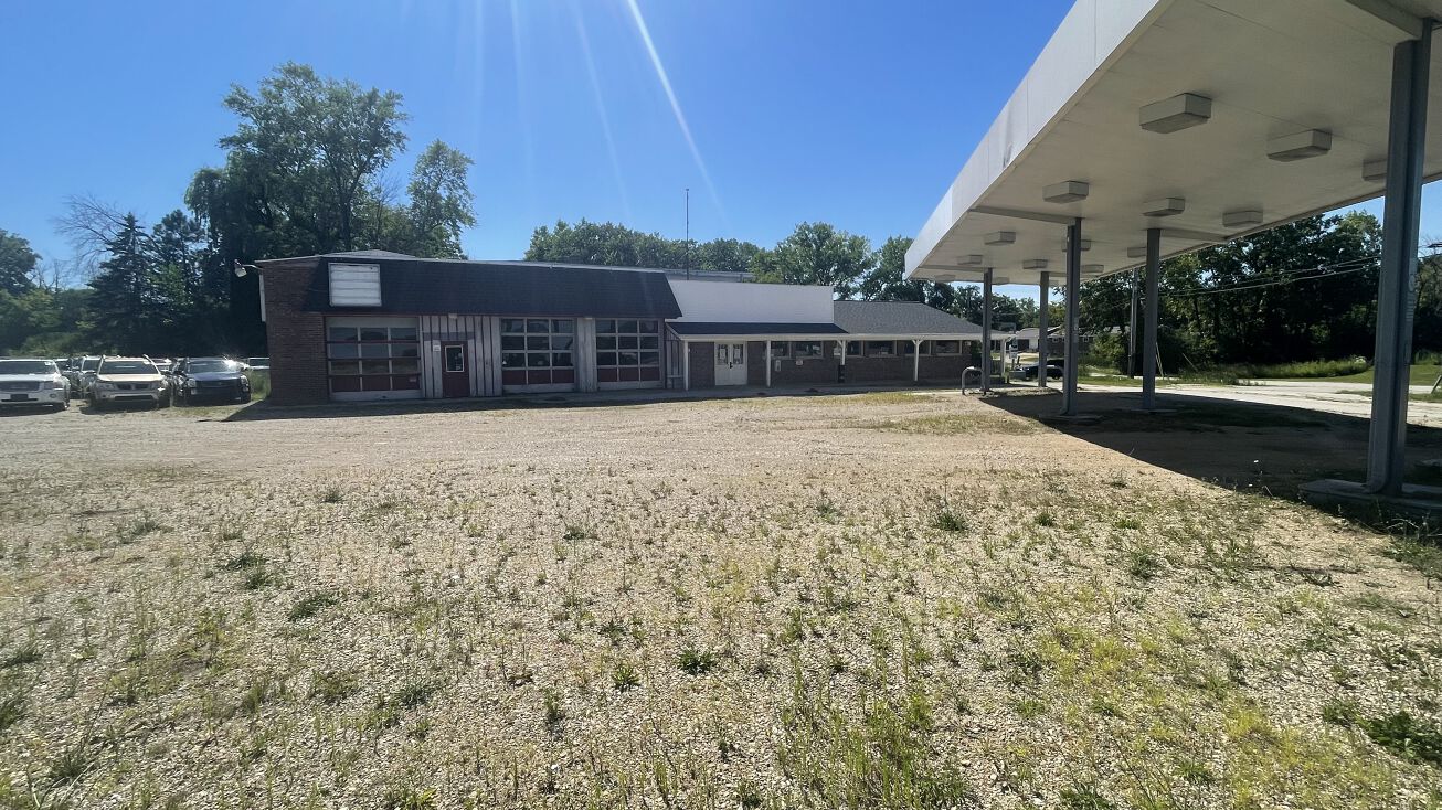 S107W16311 Loomis Rd, Muskego, WI 53150