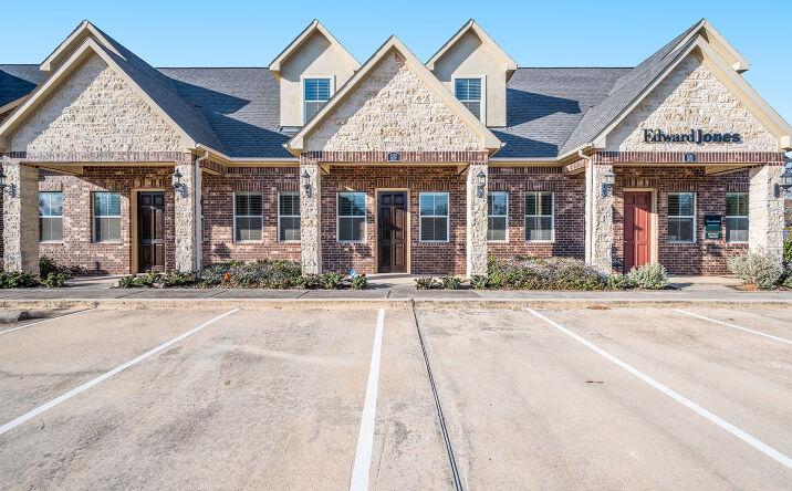 Pictures of Office property located at 303 Longmire Rd, Conroe, TX 77304 for sales - image #1