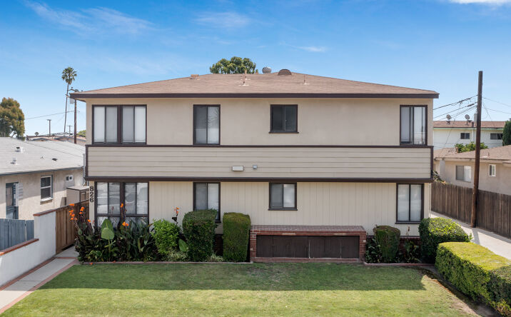 Pictures of Multifamily property located at 826 Euclid Ave, Long Beach, CA 90804 for comps - image #1