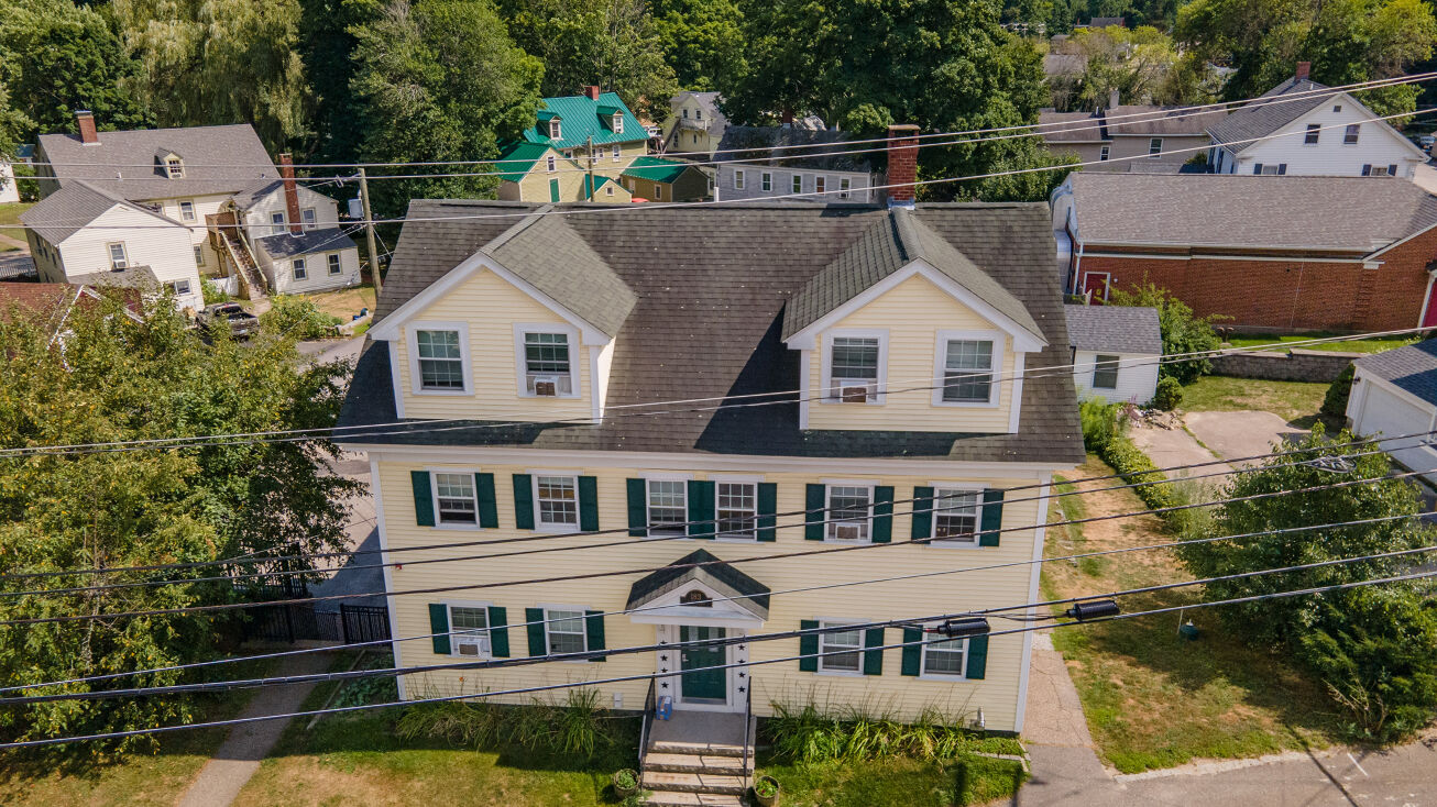 183 Main St, Newmarket, NH 03857