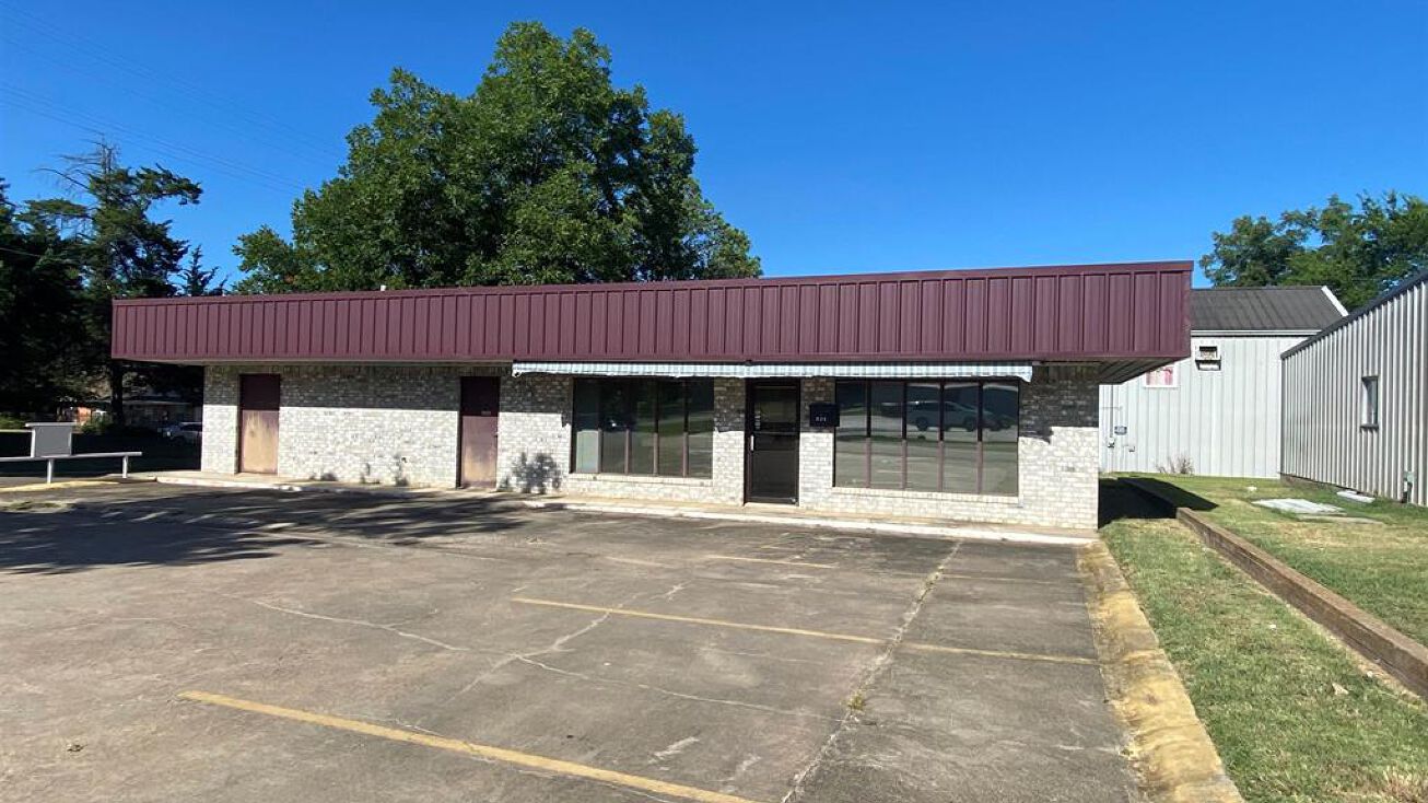 103 N College, Clarksville, TX 75426 Office Property for Sale 103 N
