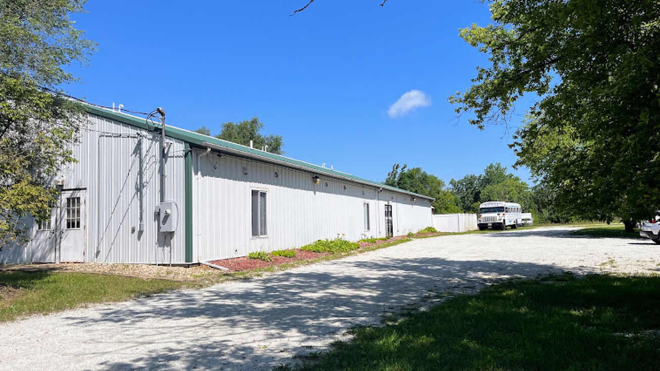 13851 E Central Ave, Hopkins Park, IL 60944