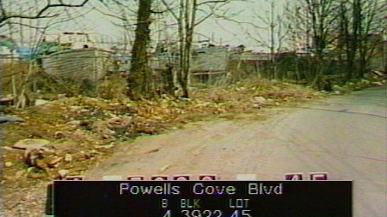 Powell Cove Blvd, Fresh Meadows, NY 11365