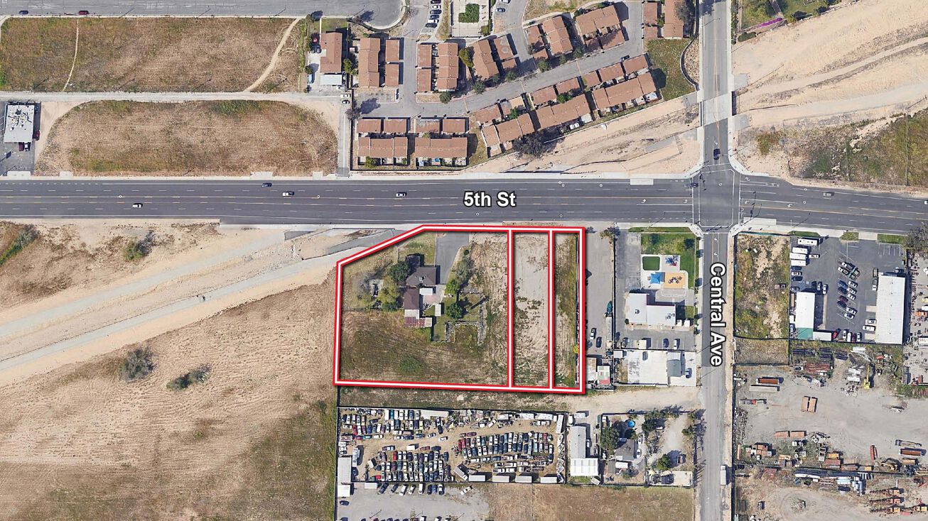 26811 W 5th St, Highland, CA 92346