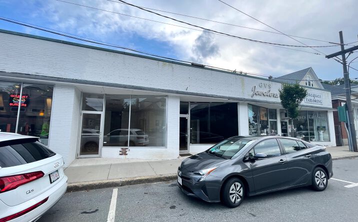 Pictures of Retail property located at 2 Trapelo Rd, Belmont, MA 02478 for comps - image #1