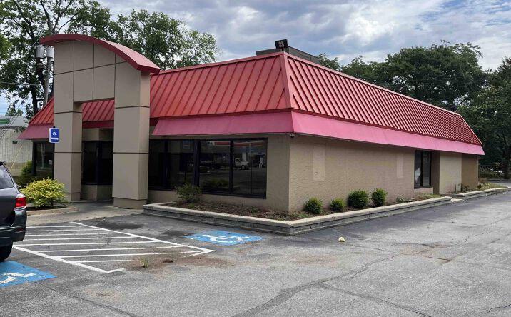 Pictures of Retail property located at 5113 Messer Airport Hwy, Birmingham, AL 35212 for comps - image #1