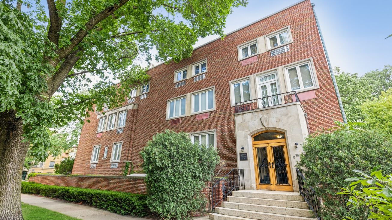 7225 N Greenview Ave, Chicago, IL 60626 Special Purpose Property for