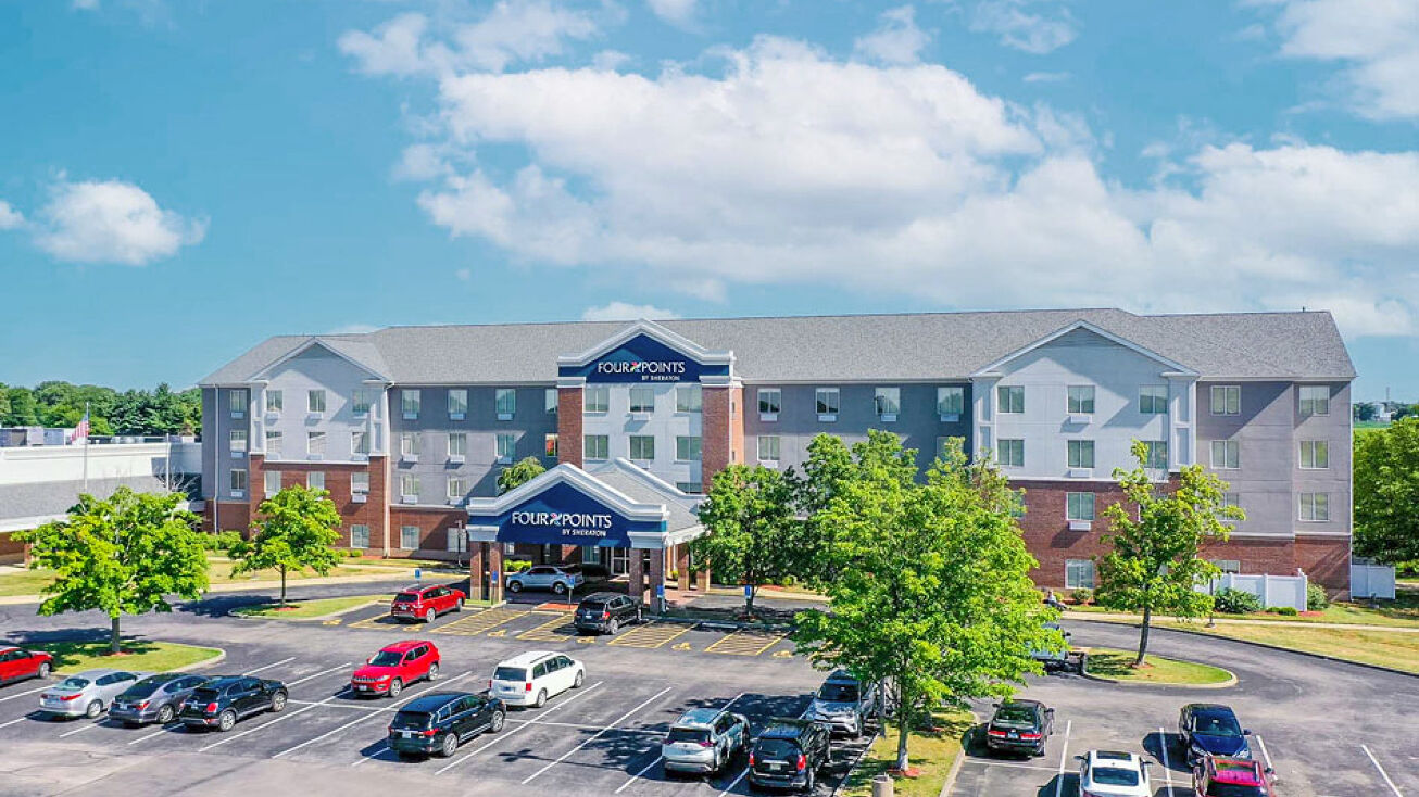 327 Fountains Pkwy, Fairview Heights, IL 62208