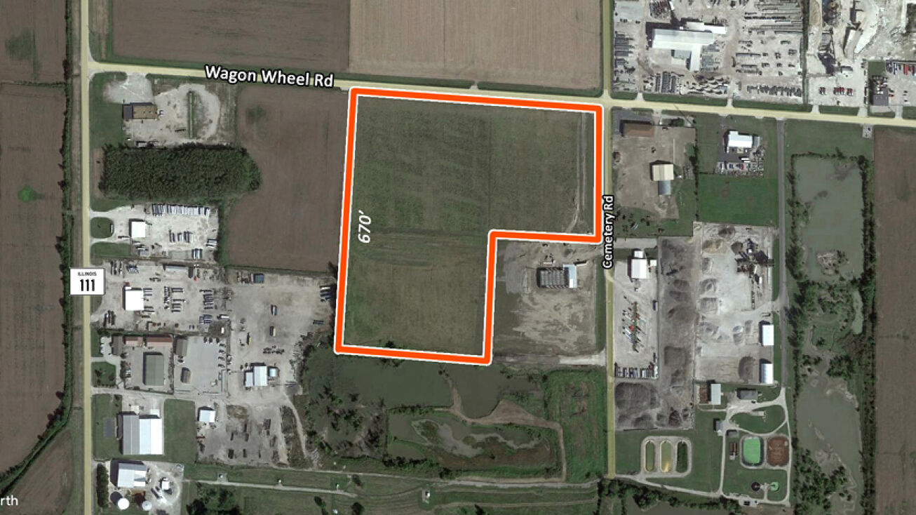 4135 Cemetery Rd, Roxana, IL 62084