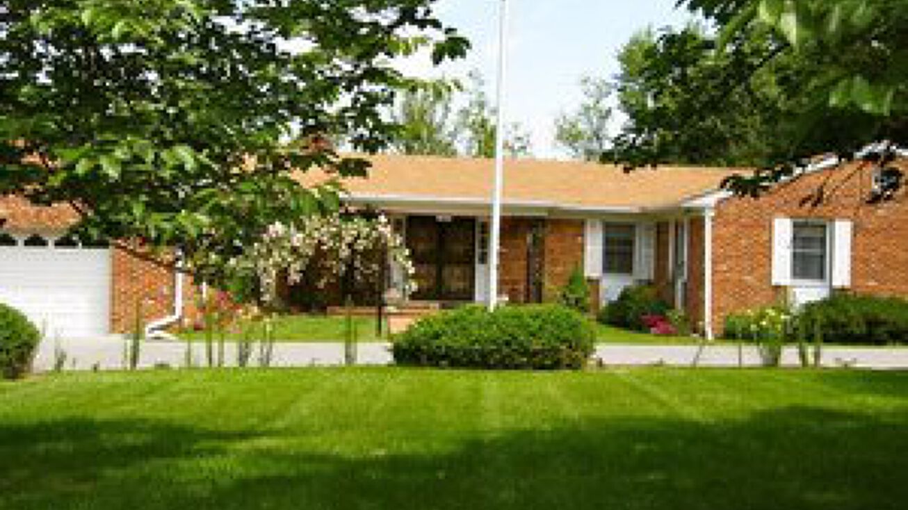 2500 Briggs Chaney Rd, Silver Spring, MD 20905