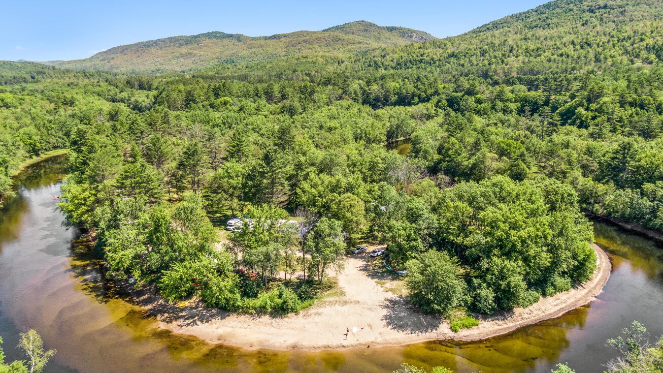 969 E Schroon River Rd, Diamond Point, NY 12824