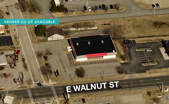 Pictures of Retail property located at 304 E Walnut St, Carbondale, IL 62901 for comps - image #1