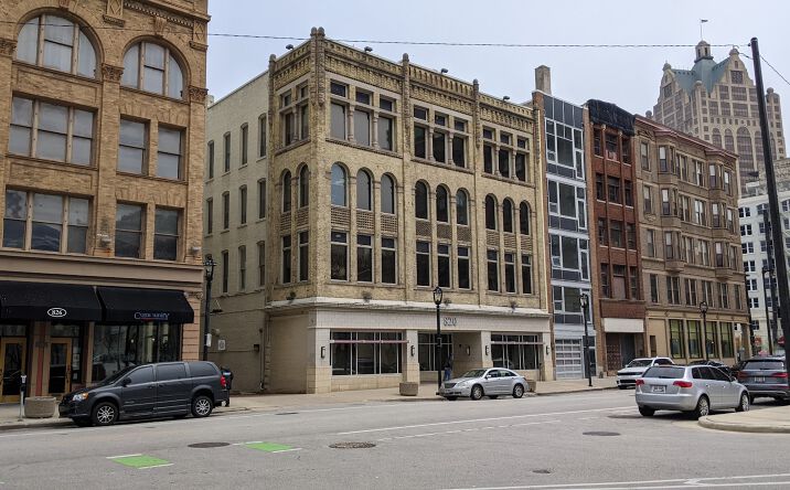 Pictures of Office property located at 820 N Plankinton Ave, Milwaukee, WI 53203 for sales - image #1