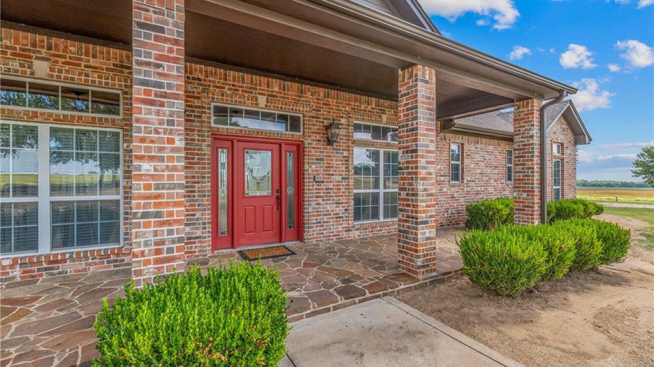 4729 Co Rd 227, Cameron, TX 76520