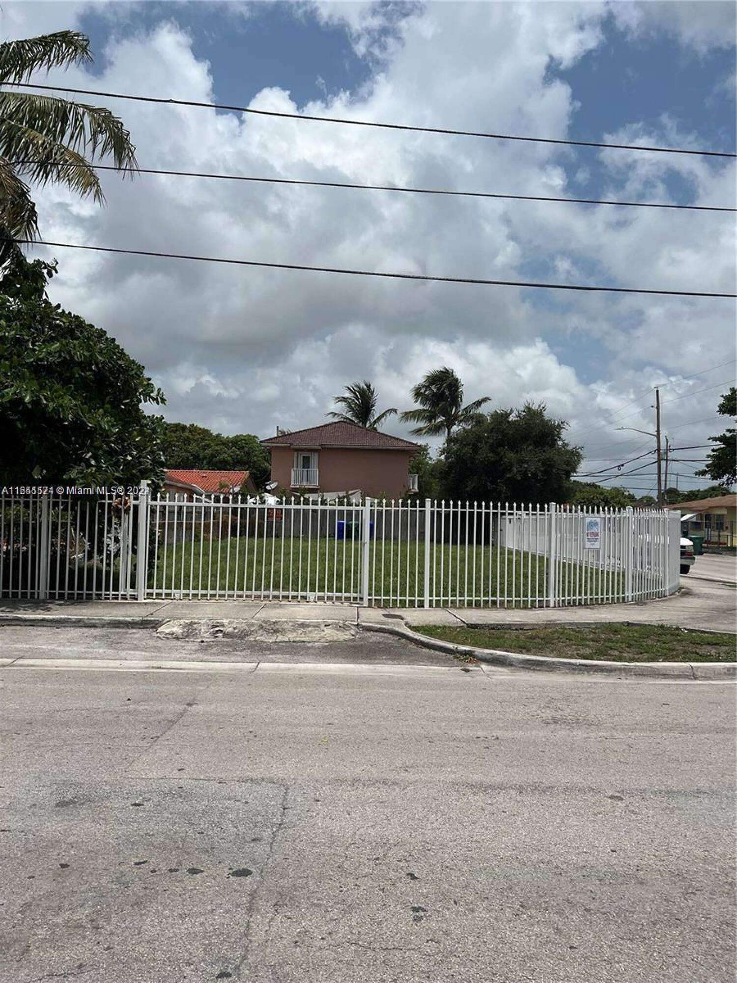 1101 NW 25Th St, Miami, FL 33127
