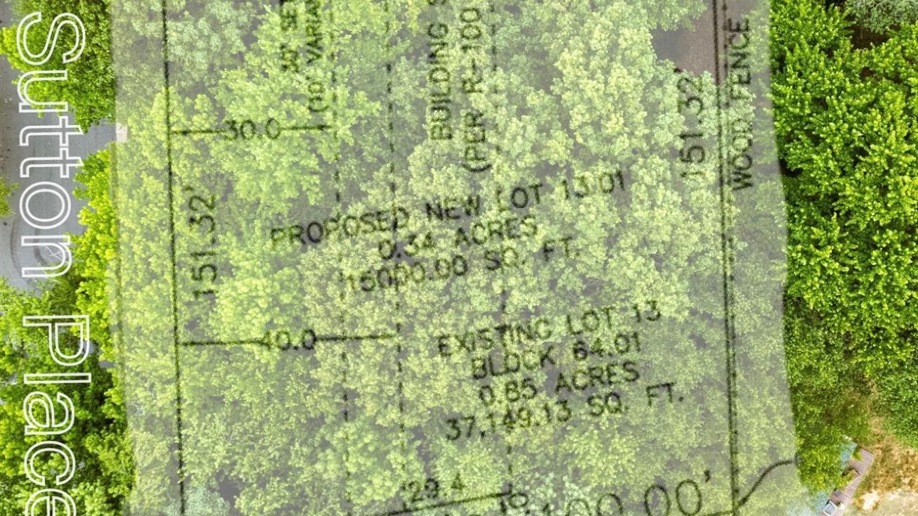 4 Sutton Place, Matawan, NJ 07747